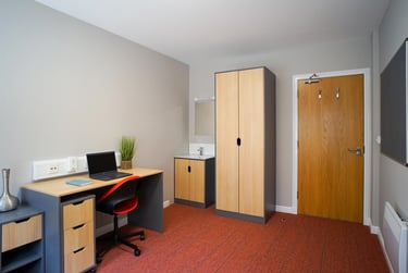 1 bed flat, Roxburgh Place, Old Town, Edinburgh, EH89SU - Image 3